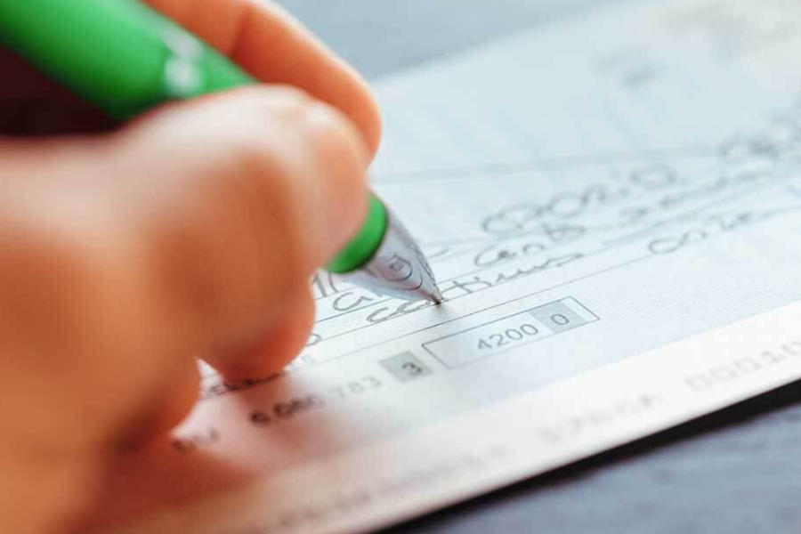 Τειρεσίας: Λιγότερες σε αριθμό, αλλά μεγαλύτερης αξίας οι ακάλυπτες επιταγές