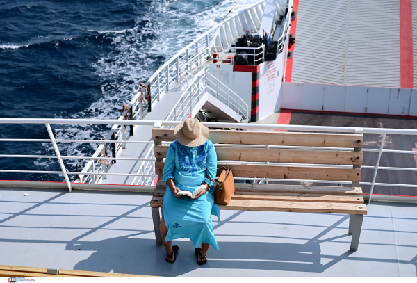 Καιρικό «μπλόκο» στα λιμάνια της Αθήνας, ακυρώθηκαν δρομολόγια προς Κυκλάδες