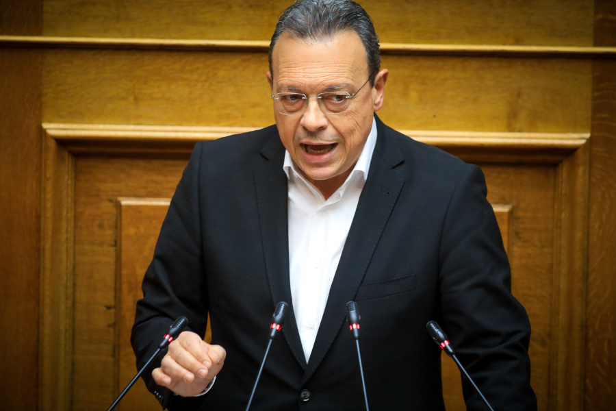 Φάμελλος: «Αμετανόητος ο Μητσοτάκης» – Κόντρα με Πιερρακάκη για συνταξιούχους και τράπεζες