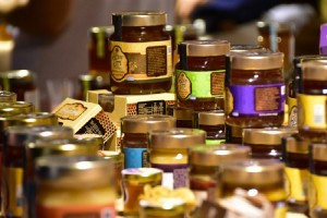 Τρία στα τέσσερα μέλια περιέχουν νεοκοτινοειδή φυτοφάρμακα