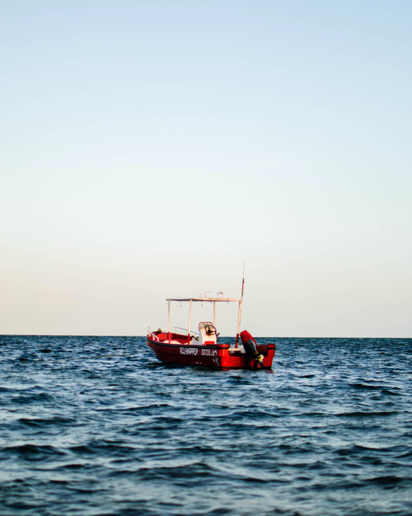 Αναποδογύρισε αλιευτικό σκάφος στον Ινδικό, 39 ναυτικοί αγνοούνται