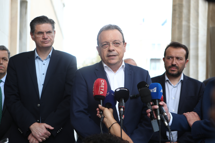 Φάμελλος: Σε κρίση η κυβέρνηση - Να ακυρωθεί το σχέδιο για το κλείσιμο των ΕΛΤΑ