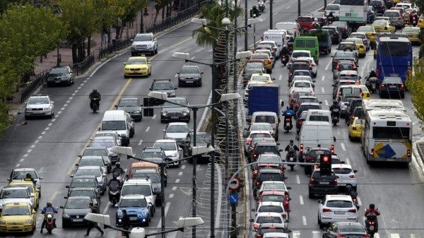 Ασύμφορα τα ΙΧ για τα χαμηλά εισοδήματα