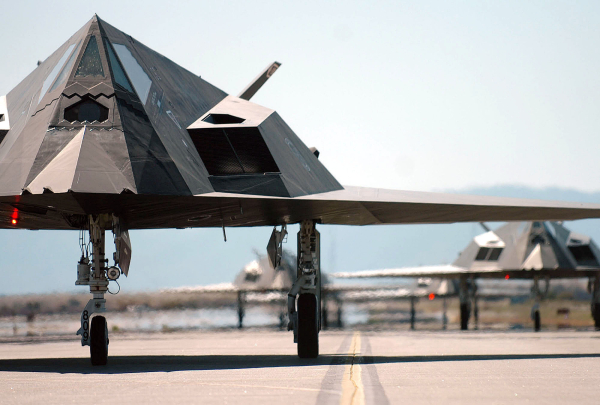 Το θρυλικό μαχητικό F-117 Nighthawk των ΗΠΑ θα συνεχίσει να πετάει έως το 2034