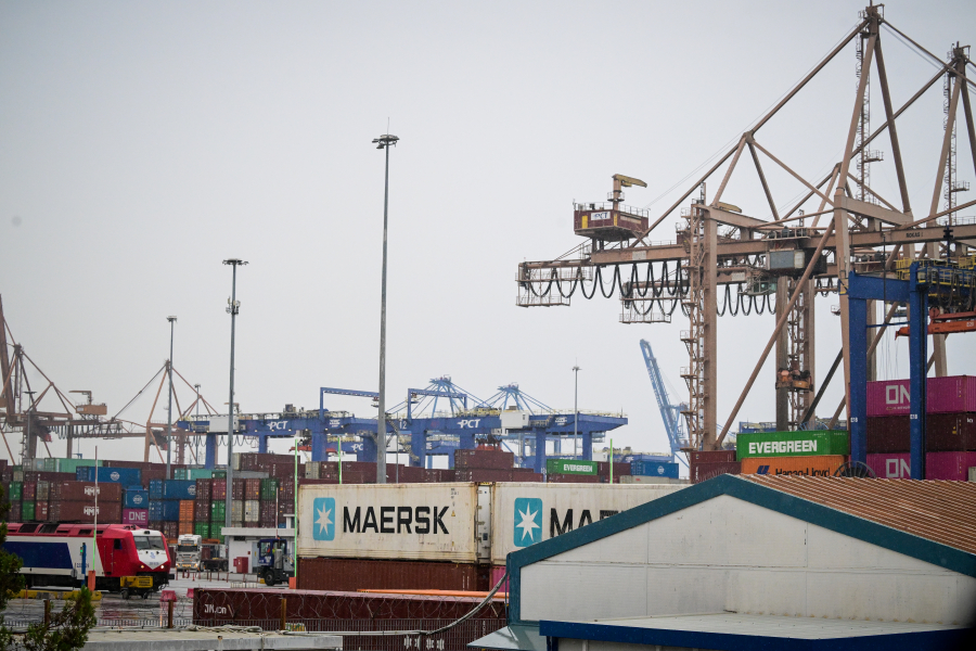 Νέα απόφαση της ΑΑΔΕ για τη διαδικασία δειγματοληψίας και έκδοσης Δελτίων Χημικής Ανάλυσης στο πλαίσιο τελωνειακών ελέγχων