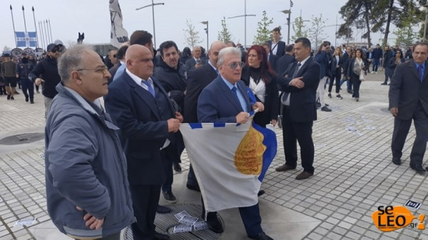 Θεσσαλονίκη: Οπαδοί του ΠΑΟΚ γιούχαραν τον Ψωμιάδη (vid)