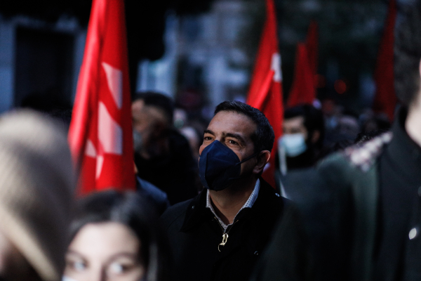 Τσίπρας από την πορεία «Οι αγώνες της νεολαίας μπορούν να δείξουν ξανά τον δρόμο»