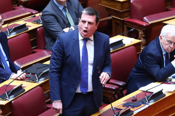 2ος γύρος στο ματς Δένδια - Καιρίδη: «Είσαι καλά;» - «Τι είσαι παιδαγωγός; Εγώ δεν είμαι Μπογδάνος…»