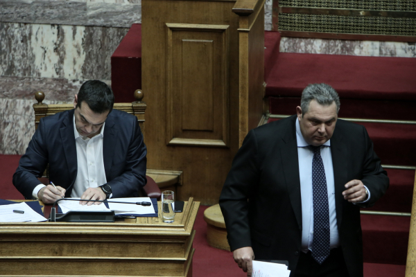 Βιβλίο Τσίπρα: Η «εθνική συμφιλίωση» με Καμμένο και η «τρικλοποδιά» Λαφαζάνη στον Θεοδωράκη