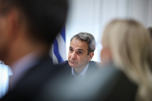 Η ΝΔ (ξανα)γίνεται straight...