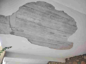 Πανικός σε σχολείο της Σύρου: Έπεσαν σοβάδες – Στο νοσοκομείο μαθητής