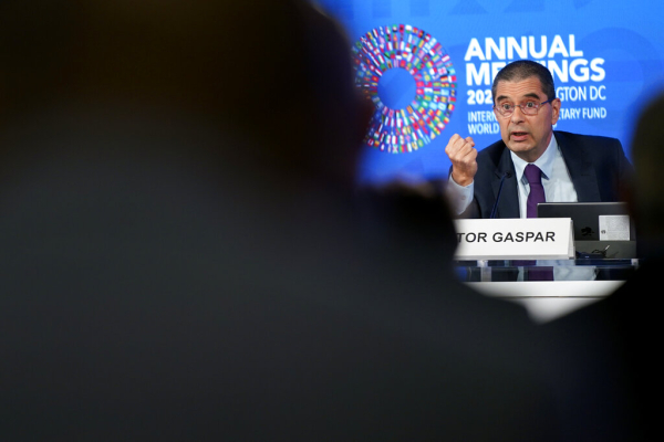 ΔΝΤ: Στο υψηλότερο επίπεδο από το 1948 θα ανέλθει το παγκόσμιο χρέος την επόμενη τριετία