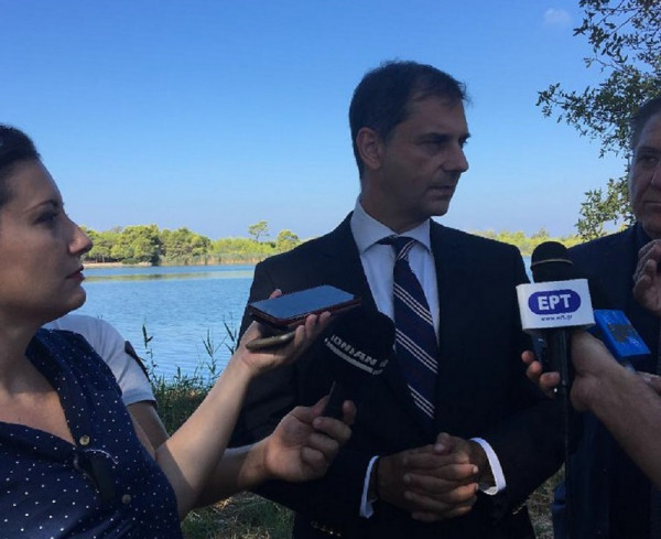 Θεοχάρης: Ο τουρισμός πάει καλύτερα από τις αρχικές εκτιμήσεις