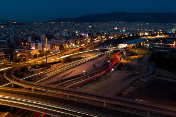 Αρχίζει η ανάπλαση στο Νέο Φάληρο – Φωτισμός με led και έργα πρασίνου