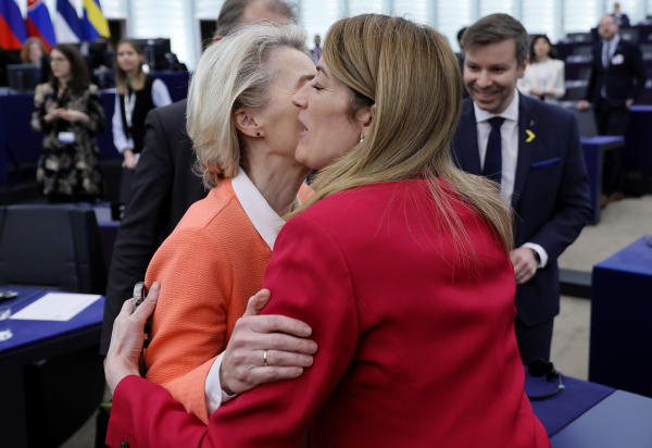 Το Ευρωκοινοβούλιο μηνύει... την Κομισιόν