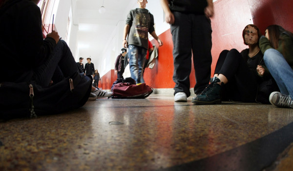 Κατάληψη στο 2ο ΓΕΛ Πετρούπολης - Ετοιμάζονται για κινητοποιήσεις στο υπουργείο Παιδείας (vid)