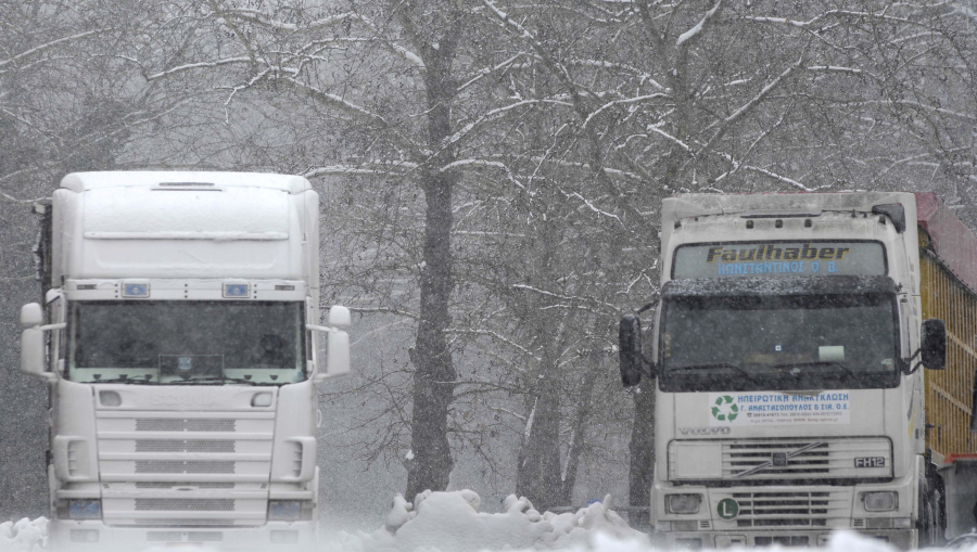 Κακοκαιρία Φίλιππος: Ο Στυλιανίδης πρότεινε απαγόρευση κυκλοφορίας φορτηγών σε Αττική Οδό και Νέα Οδό