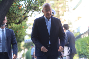 Δένδιας: Αποτροπιασμός για την επίθεση στην Ελληνορθόδοξη εκκλησία στη Δαμασκό