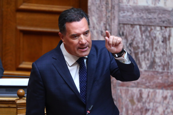 Δίκη Novartis: «Πυρά» Άδωνι κατά προστατευόμενων μαρτύρων - Το βίντεο «απαγωγής» της Ευγενίας Μανωλίδου