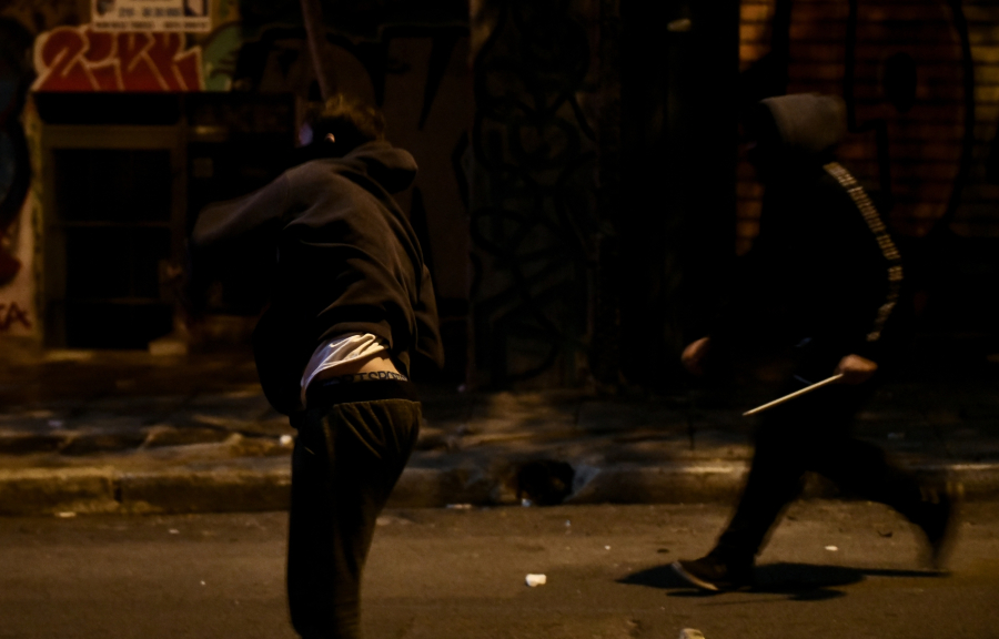 Εξάρχεια: Επίθεση με μολότοφ σε αστυνομικούς τα ξημερώματα - Δύο συλλήψεις