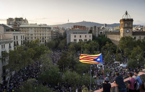 Ο γρίφος των εκλογών στην Ισπανία: Η εισβολή του ακροδεξιού Vox και η Καταλονία