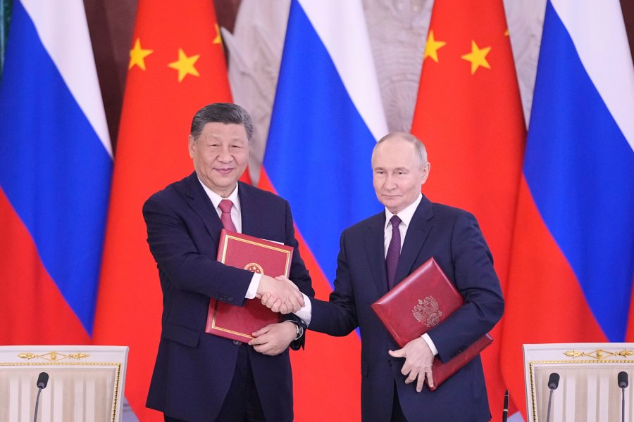 «Ατσάλινη φιλία»: Σι και Πούτιν ορκίζονται κοινό μέτωπο απέναντι στον Τραμπ