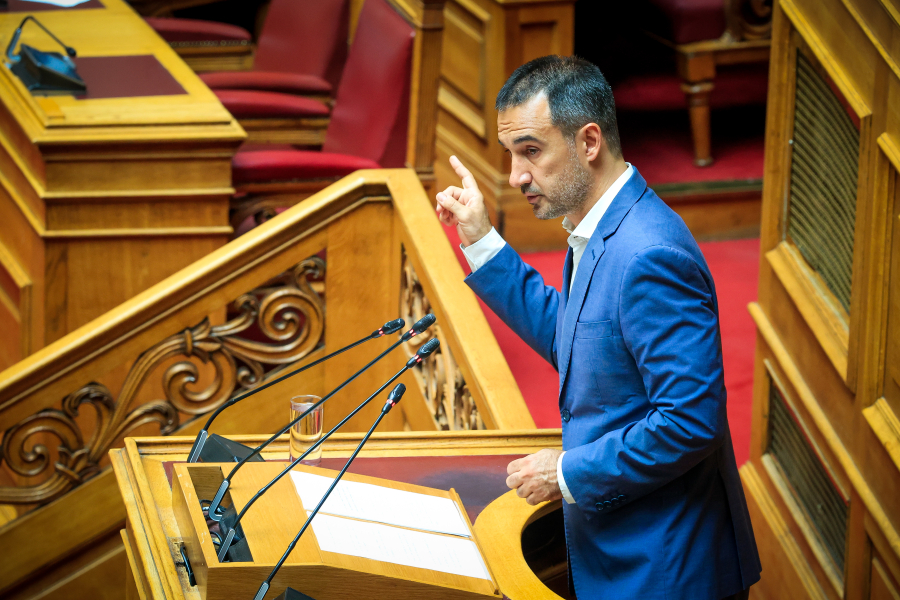 Χαρίτσης: Η κυβέρνηση συνεχίζει να «διαλύει τον σιδηρόδρομο, από συνειδητή πολιτική επιλογή