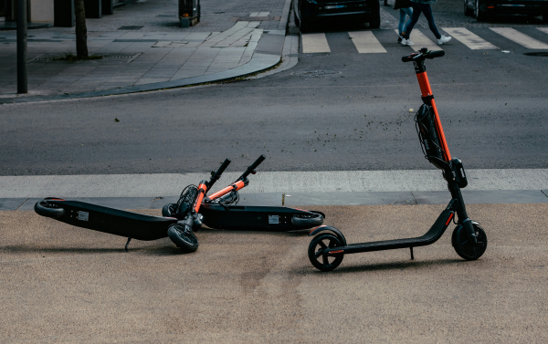 Λάρισα: Ατύχημα με ηλεκτρικό πατίνι και Ι.Χ - Στο νοσοκομείο οι δύο ανήλικοι