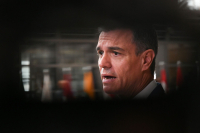 Η Ισπανία μειώνει στο 10% τον ΦΠΑ στα καύσιμα και «παγώνει» τον ΕΦΚ