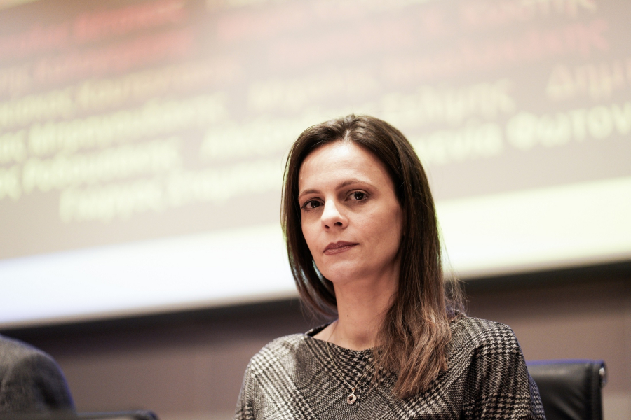 Εργασιακά - Συνταξιοδοτικά: Η Έφη Αχτσιόγλου γράφει στο Dnews