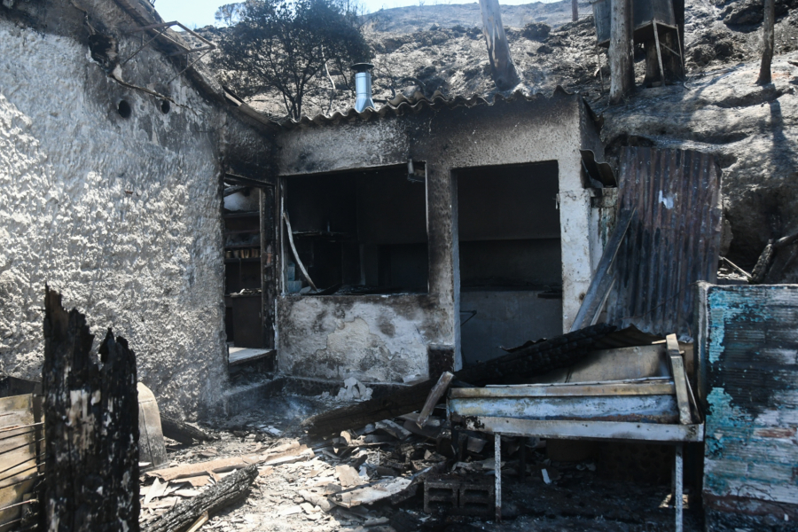 Φωτιά στην Αχαΐα: Προθεσμία για να απολογηθούν πήραν 2 από τους 3 συλληφθέντες - Τι υποστήριξαν