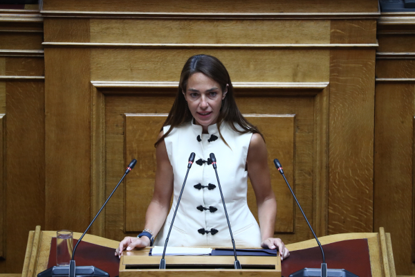 Δόμνα Μιχαηλίδου: Επεκτείνεται το πρόγραμμα μετεγκατάστασης στα ακριτικά νησιά - 1.400 αιτήσεις σε δύο μέρες