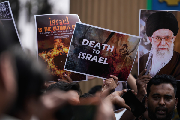 Εκτός ορίων η κατάσταση στη Μέση Ανατολή: Νέες εντάσεις μετά τον θάνατο του Χαμενεΐ - Συνεχείς επιθέσεις και εγκλωβισμένοι