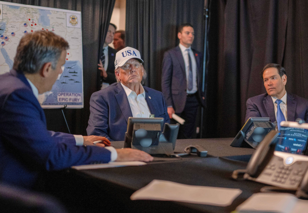 Τρόμος στη Μέση Ανατολή με νέο τελεσίγραφο Τραμπ στο Ιράν: Πολεμικές επιχειρήσεις μέχρι τέλους