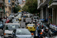 Στο «χρονοντούλαπο» και τυπικά η μάσκα στα ΙΧ αλλά όχι στα ΜΜΜ, τι ισχύει από σήμερα 1/6