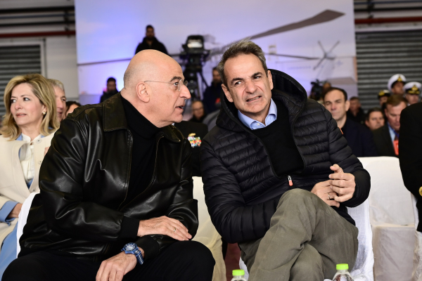 Οι εισηγήσεις στον Μητσοτάκη να υποβαθμίσει ή να διώξει τον Δένδια!