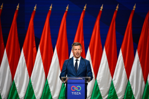 Ο «άγνωστος» Πέτερ Μάγιαρ που μικρός είχε αφίσα του Όρμπαν πάνω από το κρεβάτι του