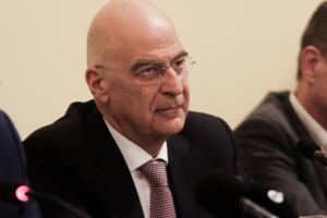Τα αρχικά του Νίκου Δένδια (ΝΔ) και το Νίκος - Δάφνη