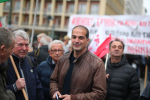 Σακελλαρίδης κατά Γεωργιάδη: Για να έρθει κάποιος σε δύσκολη θέση, πρέπει να έχει «σπονδυλική στήλη»