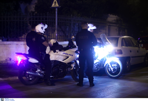 Πάτρα: Άνδρας σε αμόκ απειλεί με τσεκούρι, στο «πόδι» η ΕΛ.ΑΣ