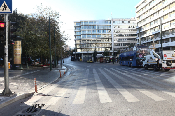 Καιρός: «Ανοιξιάτικη» Πέμπτη με ήλιο και αραιές νεφώσεις