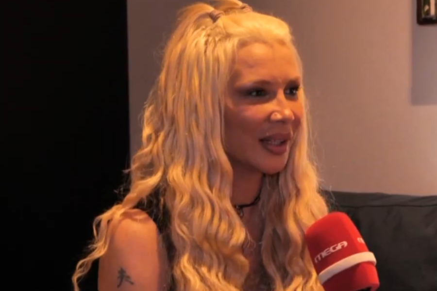 Πάολα: «Ο Βασίλης Καρράς κράτησε όλη την Ελλάδα στα χέρια του μέσα από τη μουσική» (Βίντεο)