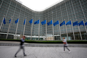Το deal Τραμπ - Πούτιν, η κλιμάκωση της έντασης από τη Ρωσία και τα διλήμματα της ξεκρέμαστης Ευρώπης