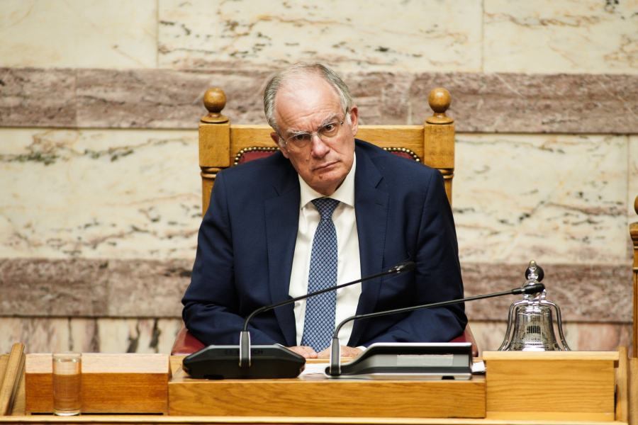 «Μην τον διακόπτετε τον πρωθυπουργό, θα εξαγγείλει και άλλα μέτρα»