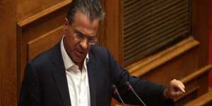 Ντινόπουλος: Δεν υπάρχουν απολύσεις από τους δήμους