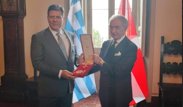 Παρασημοφόρηση Μιλτιάδη Βαρβιτσιώτη από το Τάγμα των Ιπποτών της Μάλτας