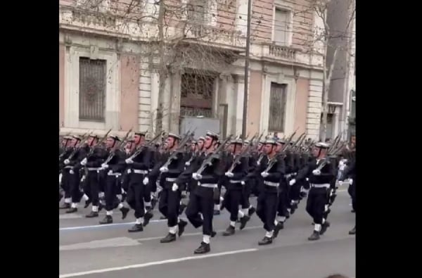 Με τα συνθήματα που έδωσαν αφορμή στην Τουρκία να μπει στην Κύπρο