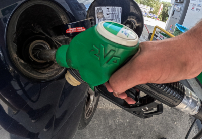 Καύσιμα: Πότε θα πέσει η βενζίνη στο 1,40 ανά λίτρο