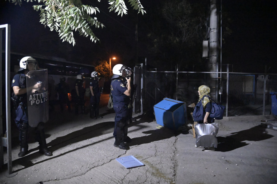 Μηταράκης για Ελαιώνα: «Μετανάστες και αλληλέγγυοι απειλούν το προσωπικό μας - Η δομή θα κλείσει»