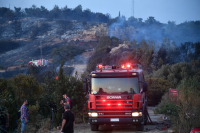 Σε ύφεση η φωτιά στην Βούλα: Ξεκίνησε η καταμέτρηση ζημιών